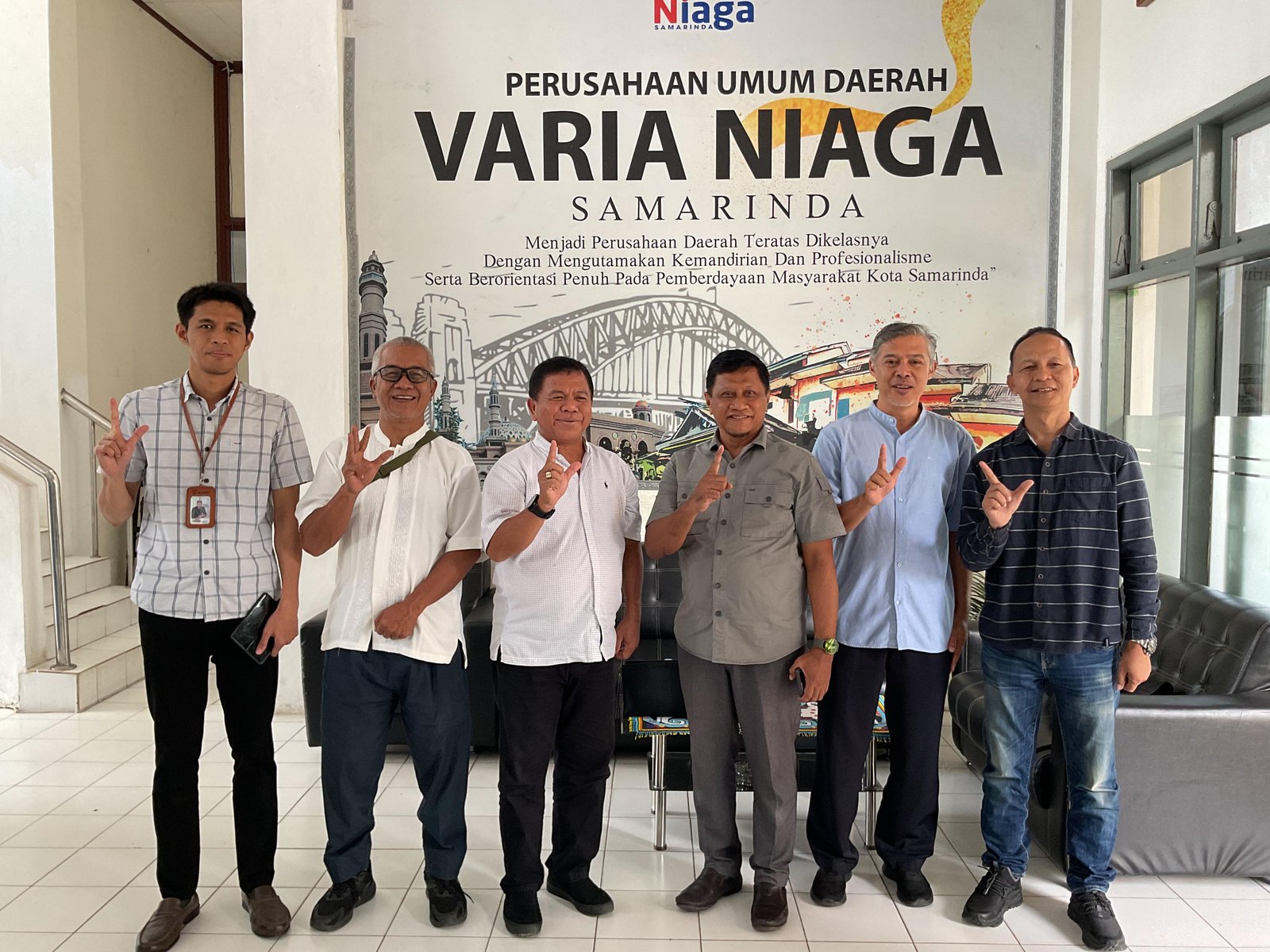 BUMD Tojo Una-Una Sulawesi Tengah Kunjungi Perumda Varia Niaga untuk Studi Tiru